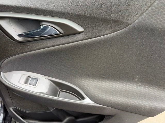 Used 2023 Chevrolet Malibu LT FWD image 37