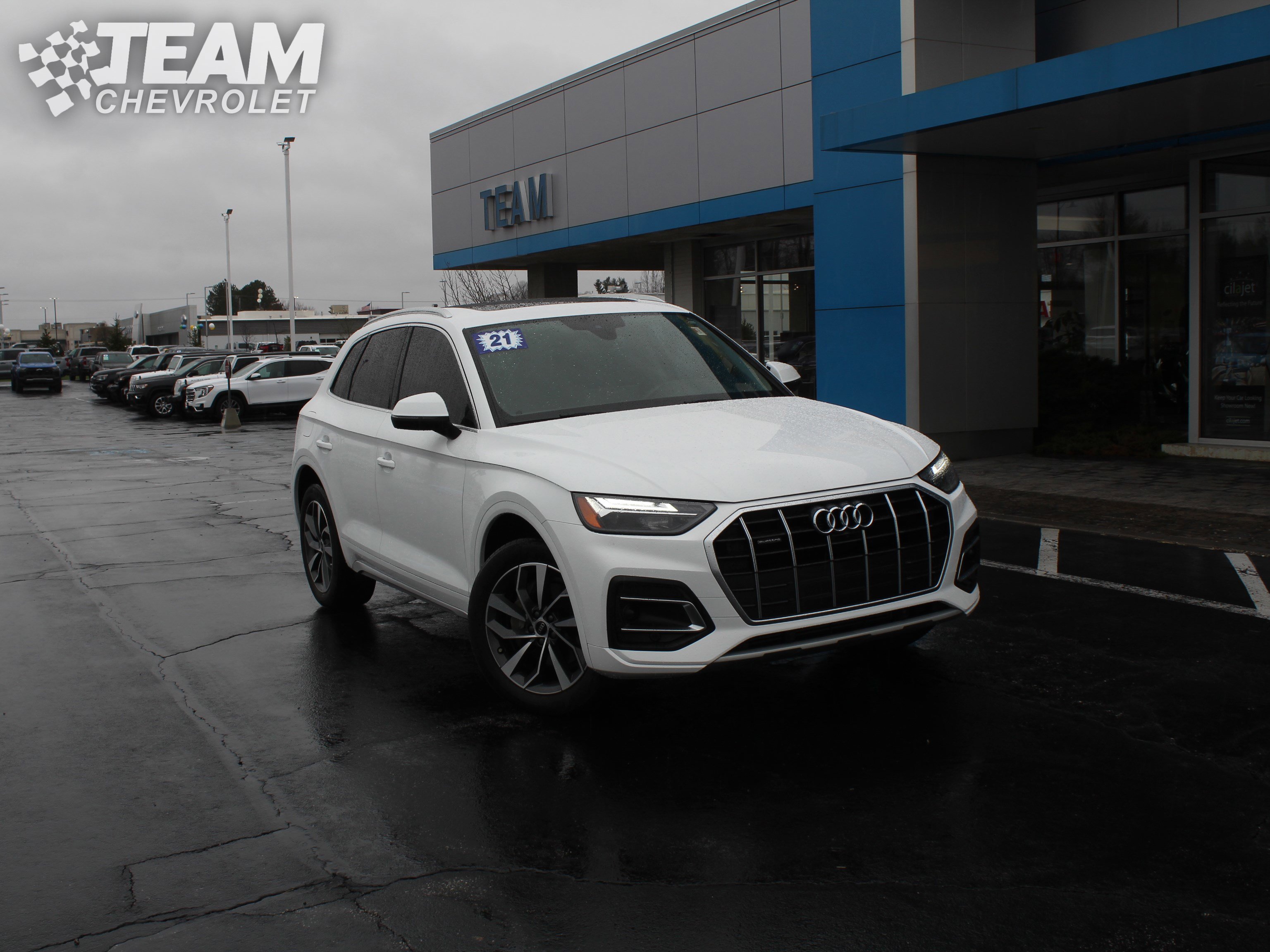 Used 2021 Audi Q5 Premium Plus w/ Premium Plus Package image 2