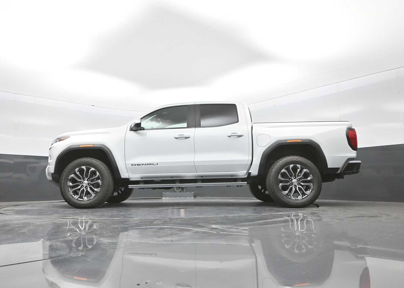 New 2026 GMC Canyon Denali AWD/4WD image 39