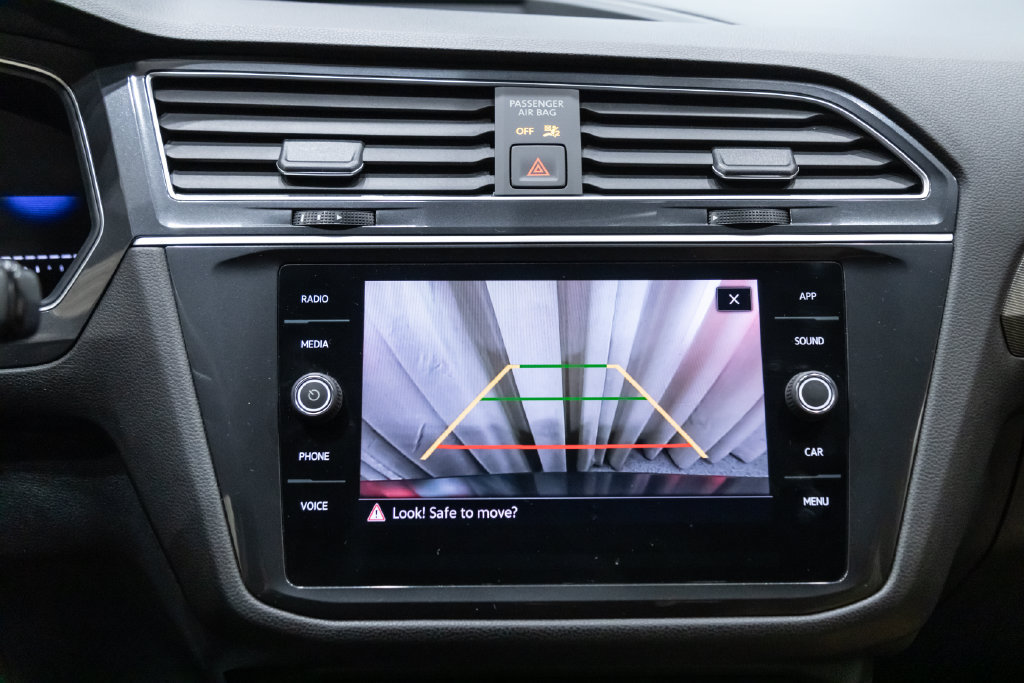 Used 2024 Volkswagen Tiguan SE AWD/4WD image 28