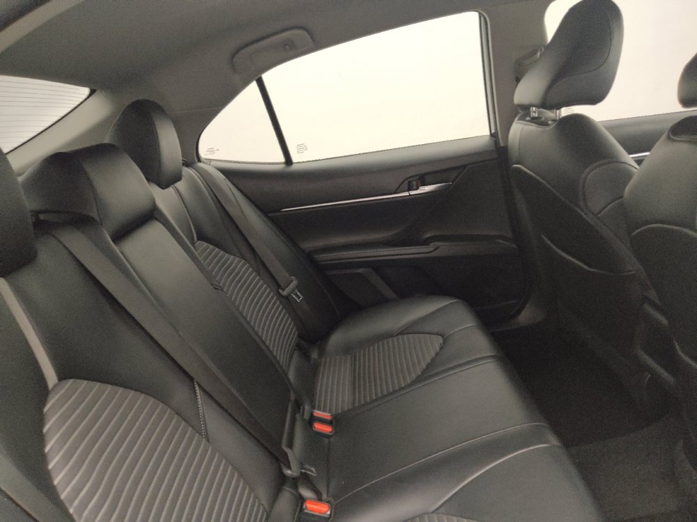 Used 2022 Toyota Camry SE FWD image 19