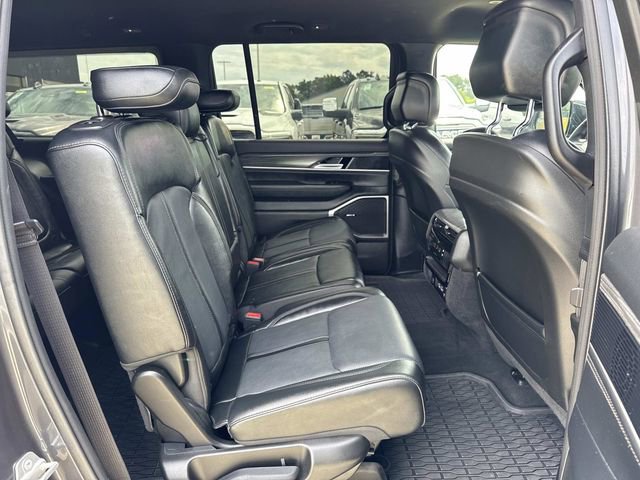 Used 2024 Jeep Wagoneer L Series II w/ Flexible Seating Group RWD image 13