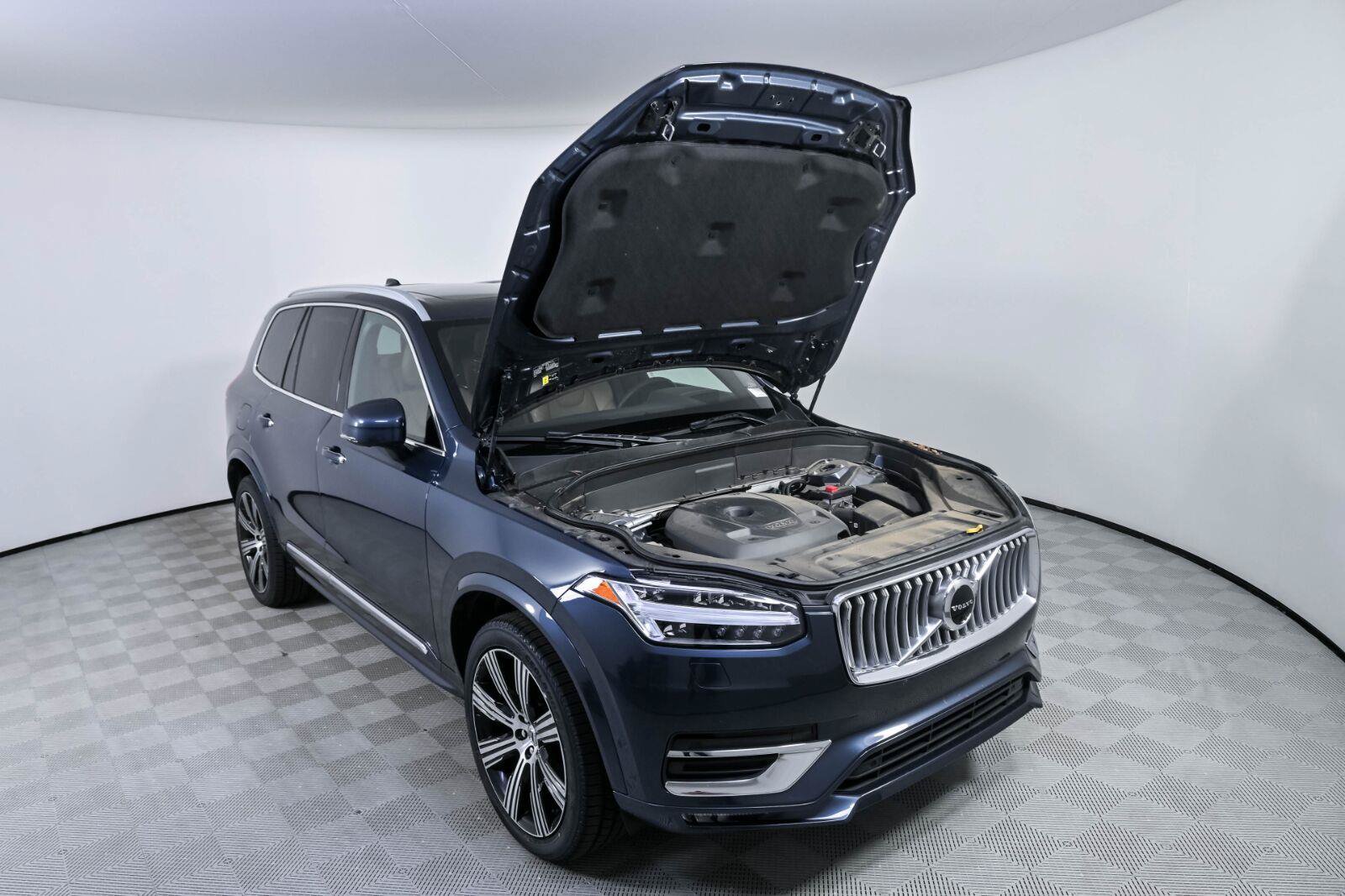 Certified 2022 Volvo XC90 T6 Inscription w/ Advanced Package AWD/4WD image 33