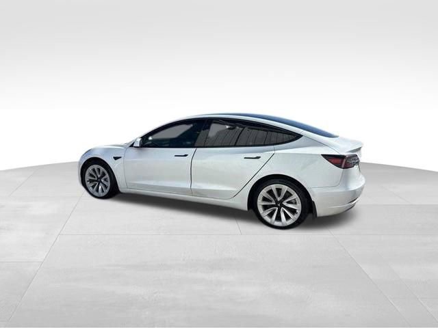 Used 2021 Tesla Model 3 Standard Range Plus image 4
