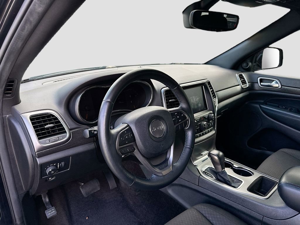 Used 2018 Jeep Grand Cherokee Laredo image 10
