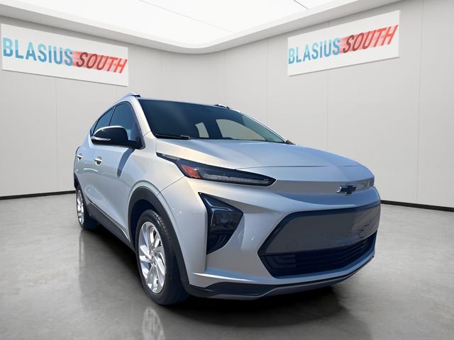 Used 2022 Chevrolet Bolt EUV LT w/ Comfort Package FWD image 1