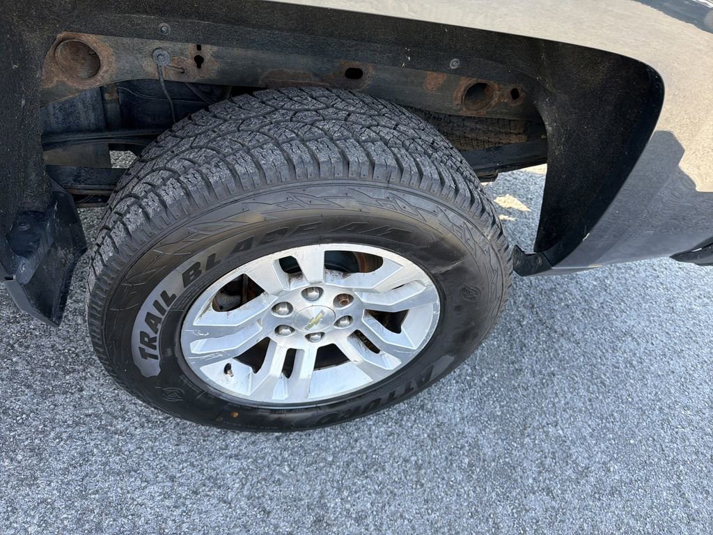 Used 2018 Chevrolet Silverado 1500 LT w/ All Star Edition AWD/4WD image 12