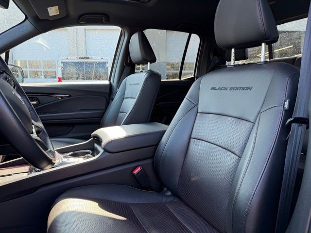 Used 2025 Honda Ridgeline Black Edition image 13