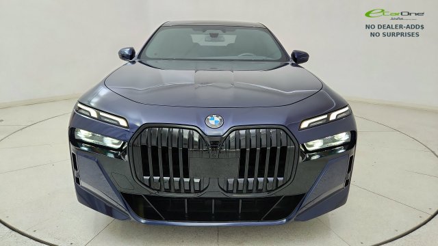 Used 2023 BMW 760i xDrive AWD/4WD image 13