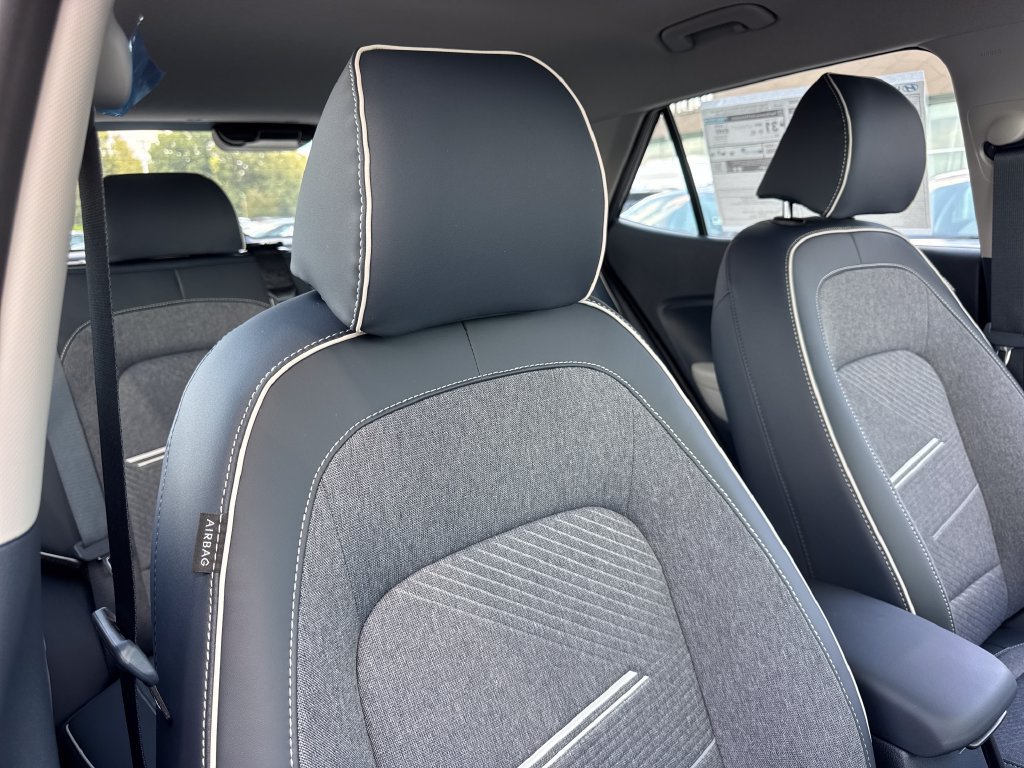 New 2026 Hyundai Venue SEL FWD image 22