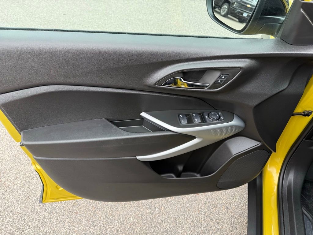 Used 2024 Chevrolet Trax RS w/ Driver Confidence Package image 13