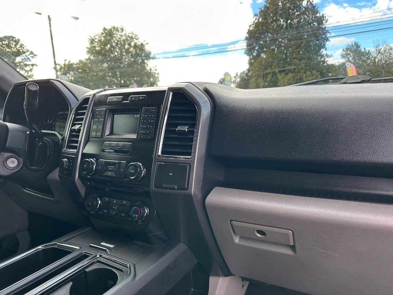 Used 2015 Ford F150 XLT w/ Equipment Group 301A Mid image 32