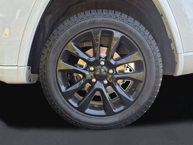 Used 2020 Jeep Grand Cherokee Altitude AWD/4WD image 11