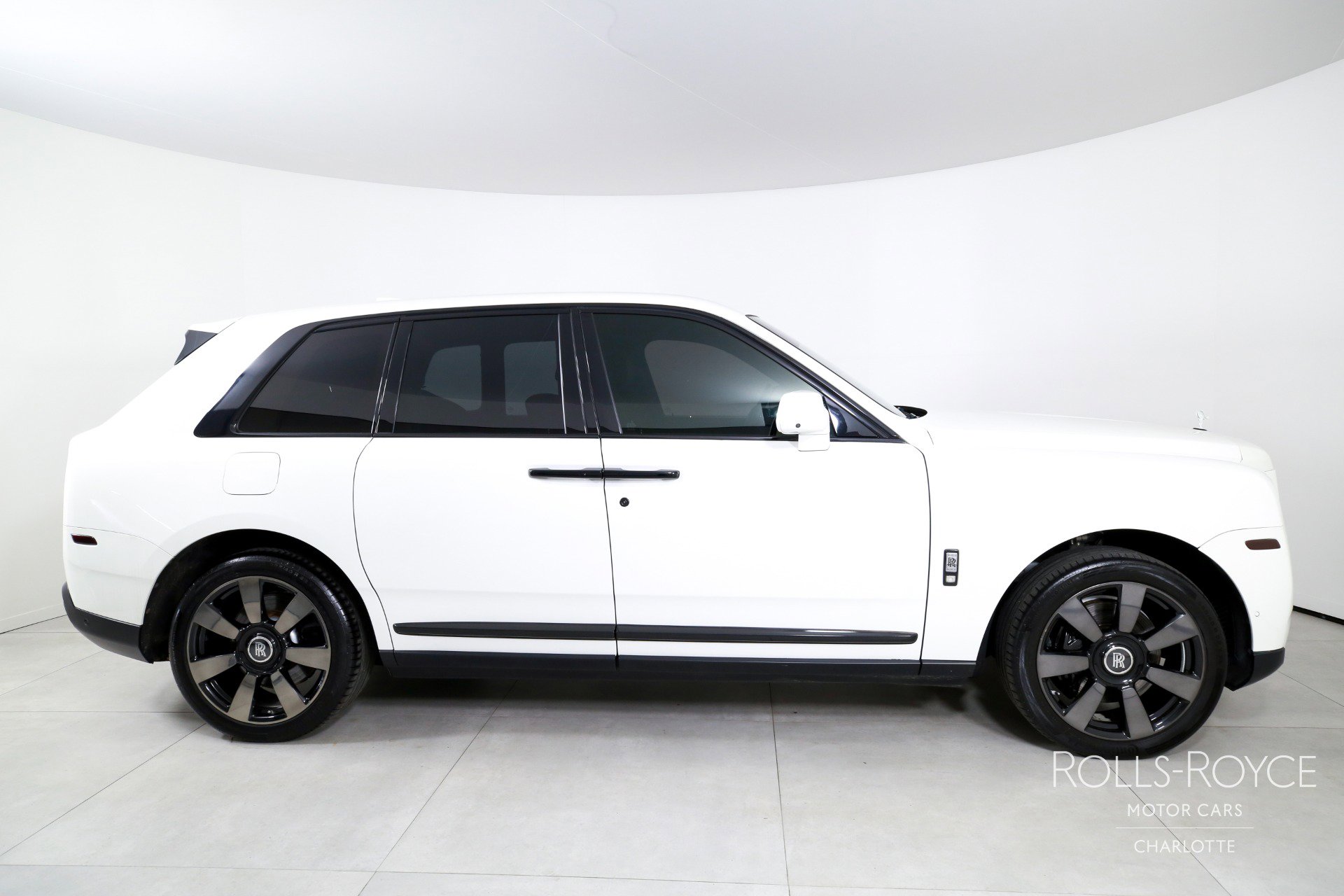 Used 2019 Rolls-Royce Cullinan image 10