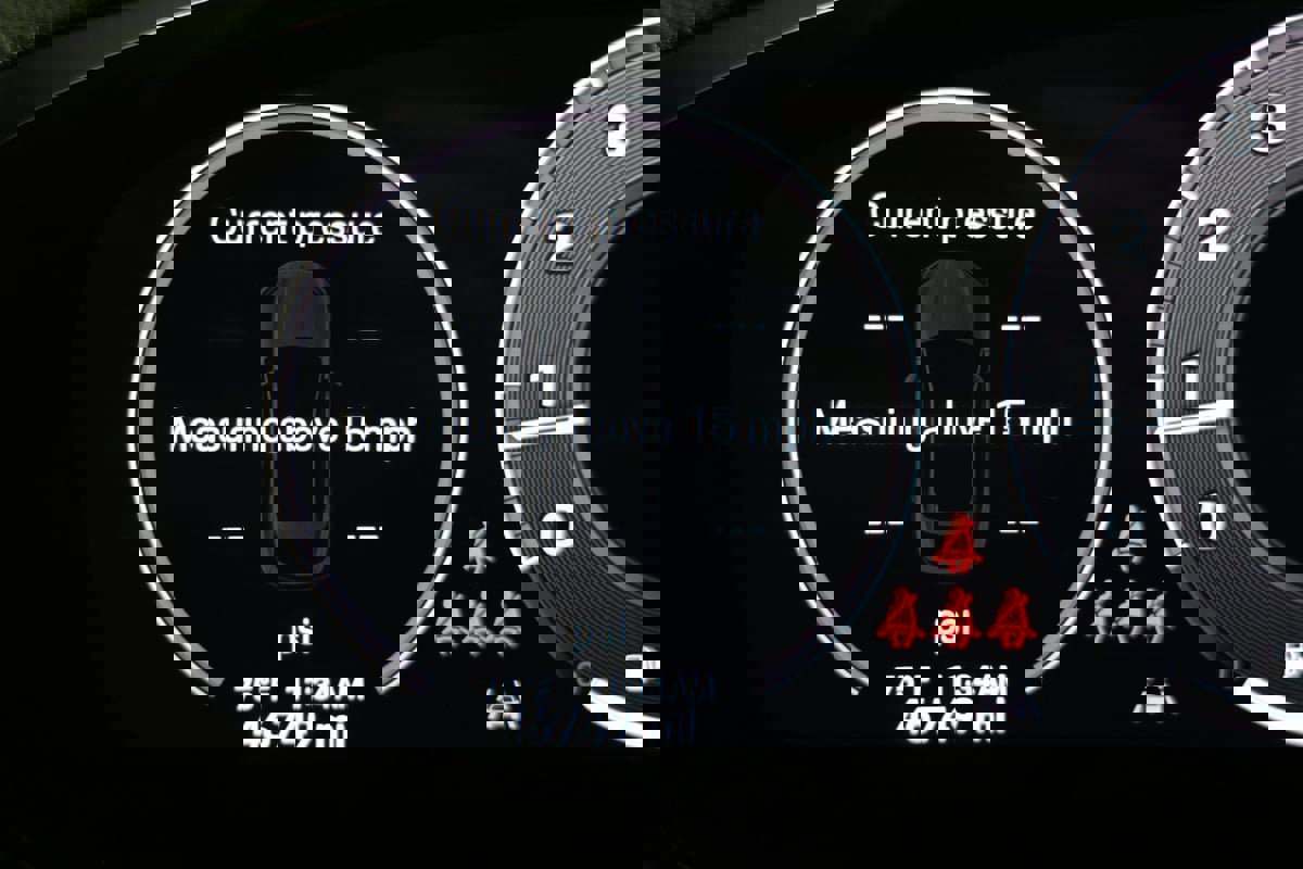 Used 2024 Porsche Cayenne Coupe image 12