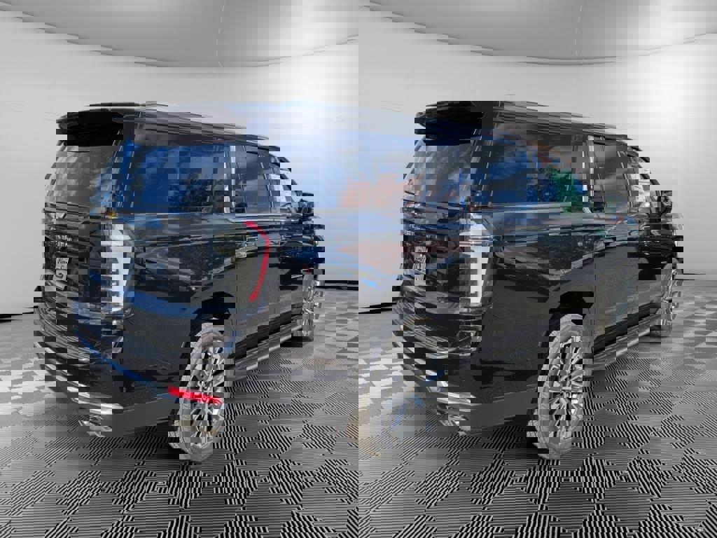 New 2026 Chevrolet Suburban High Country image 7