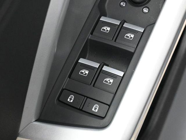 Certified 2025 Audi Q3 2.0T Premium w/ Convenience Package image 14