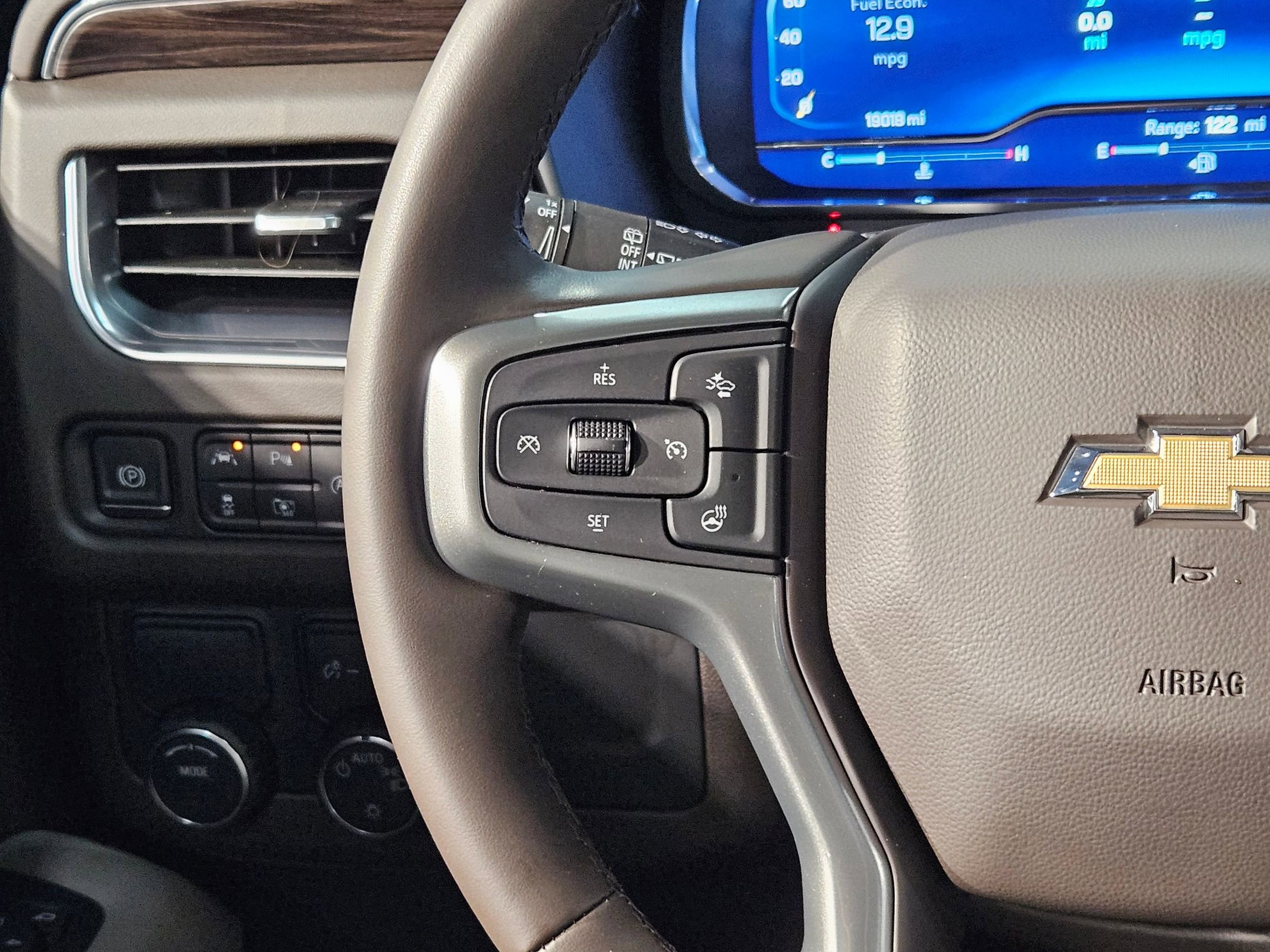 Used 2023 Chevrolet Tahoe LT w/ Luxury Package image 29