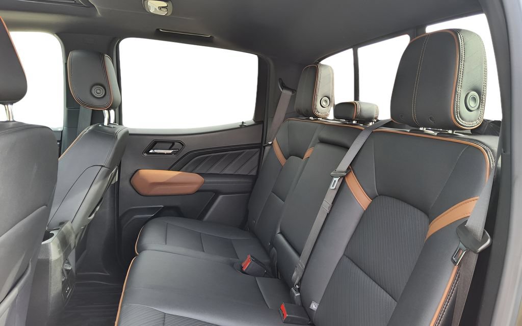 Used 2023 GMC Canyon AT4 w/ AT4 Premium Package AWD/4WD image 29