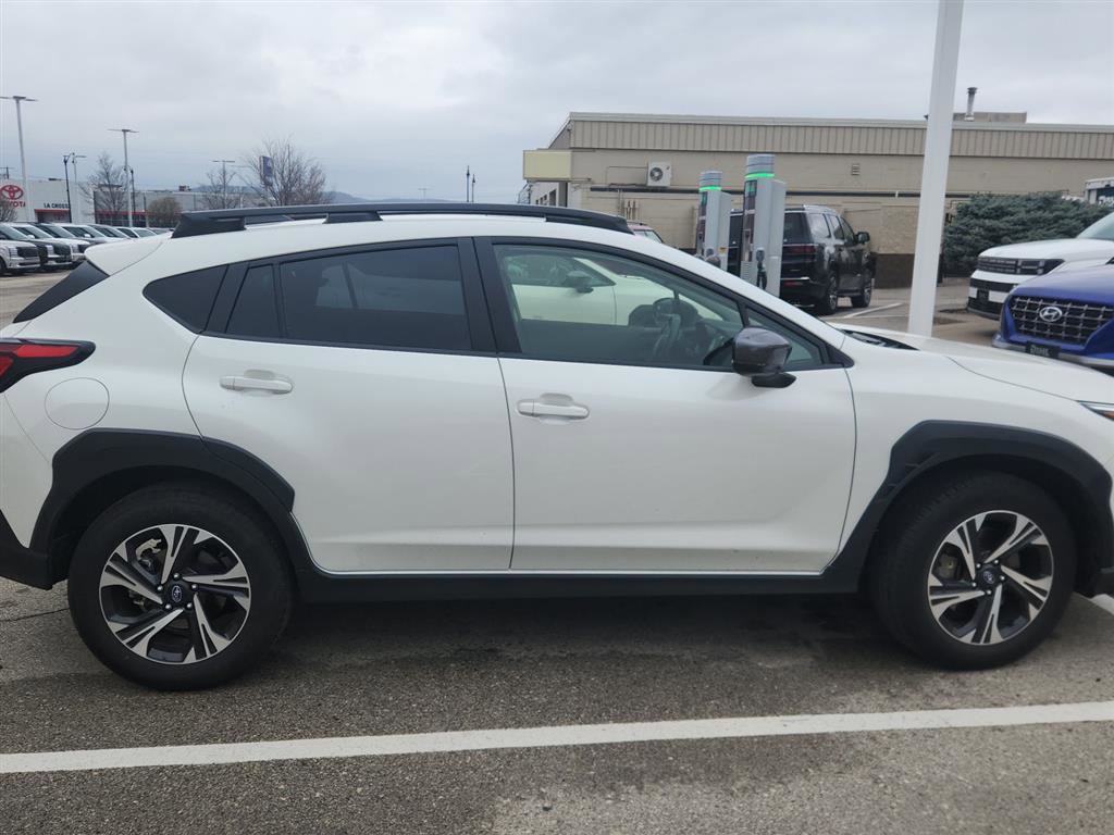 Used 2024 Subaru Crosstrek 2.0i Premium image 3