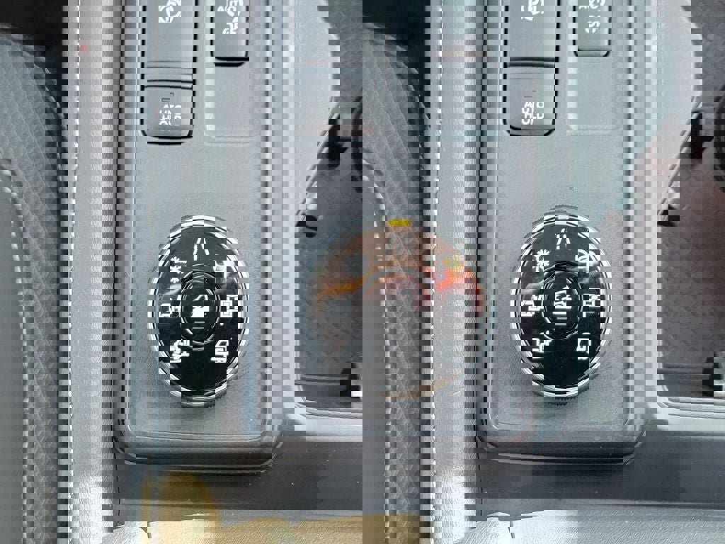 Certified 2025 Nissan Pathfinder S w/ Cargo Package image 28