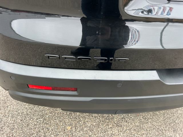 Used 2022 GMC Acadia SLT w/ Elevation Edition image 53