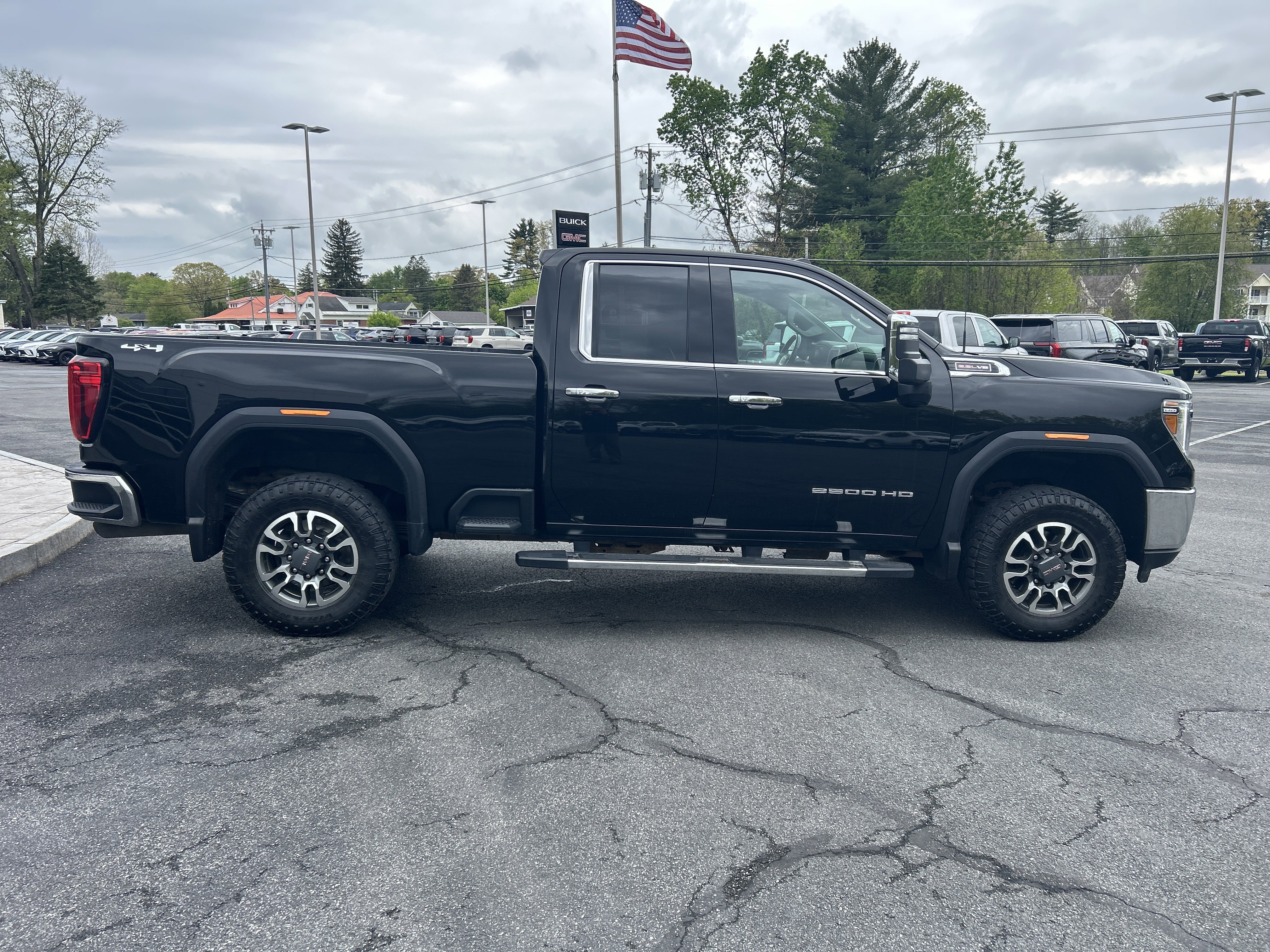 Used 2022 GMC Sierra 2500 SLT w/ SLT Convenience Package AWD/4WD image 21