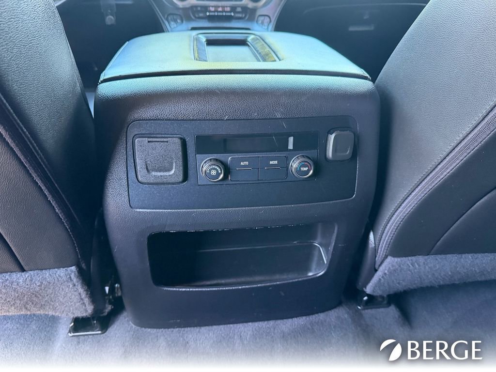 Used 2019 GMC Yukon SLT w/ HD Trailering Package image 19
