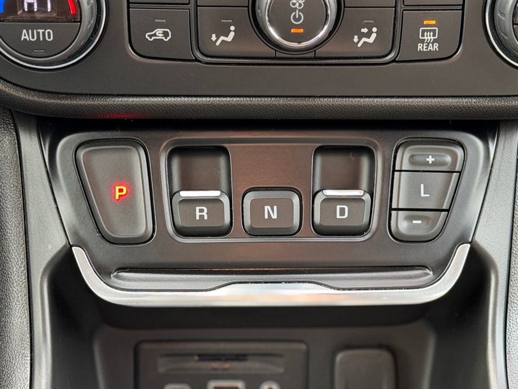 Used 2021 GMC Terrain SLT image 18