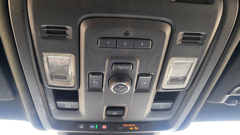 Used 2021 Cadillac Escalade Premium Luxury AWD/4WD image 43