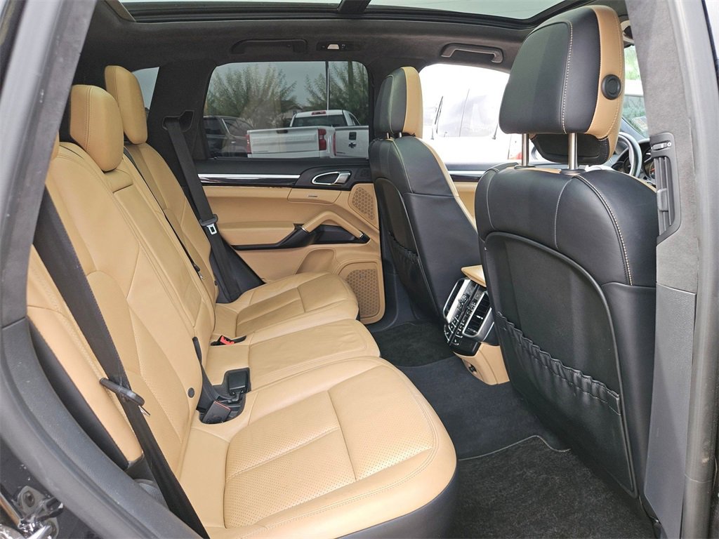 Used 2014 Porsche Cayenne Turbo image 27
