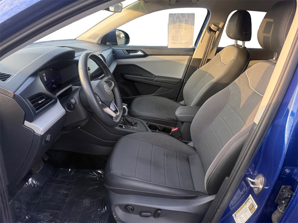Used 2024 Volkswagen Taos SE image 10