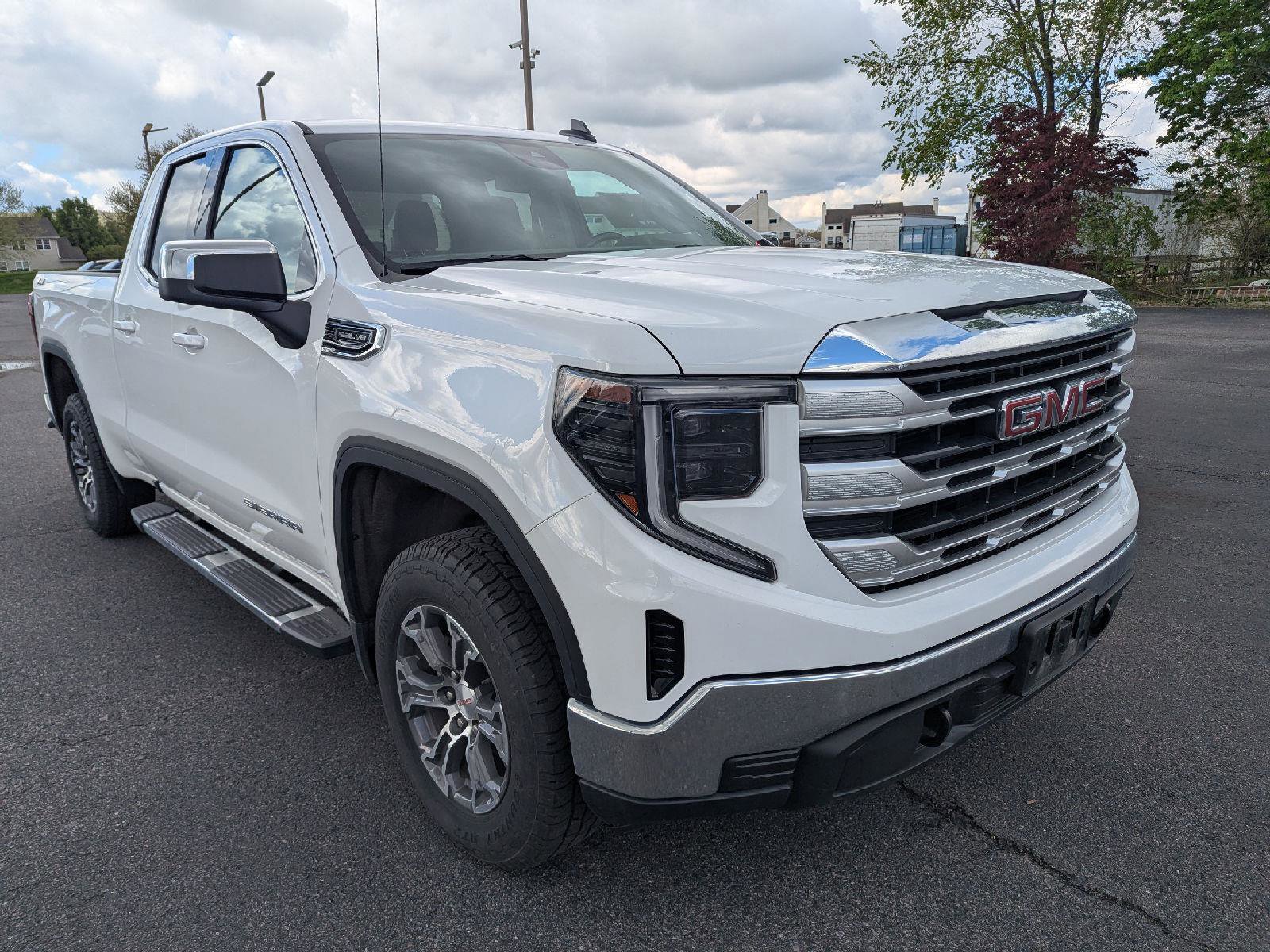 Used 2023 GMC Sierra 1500 SLE image 10