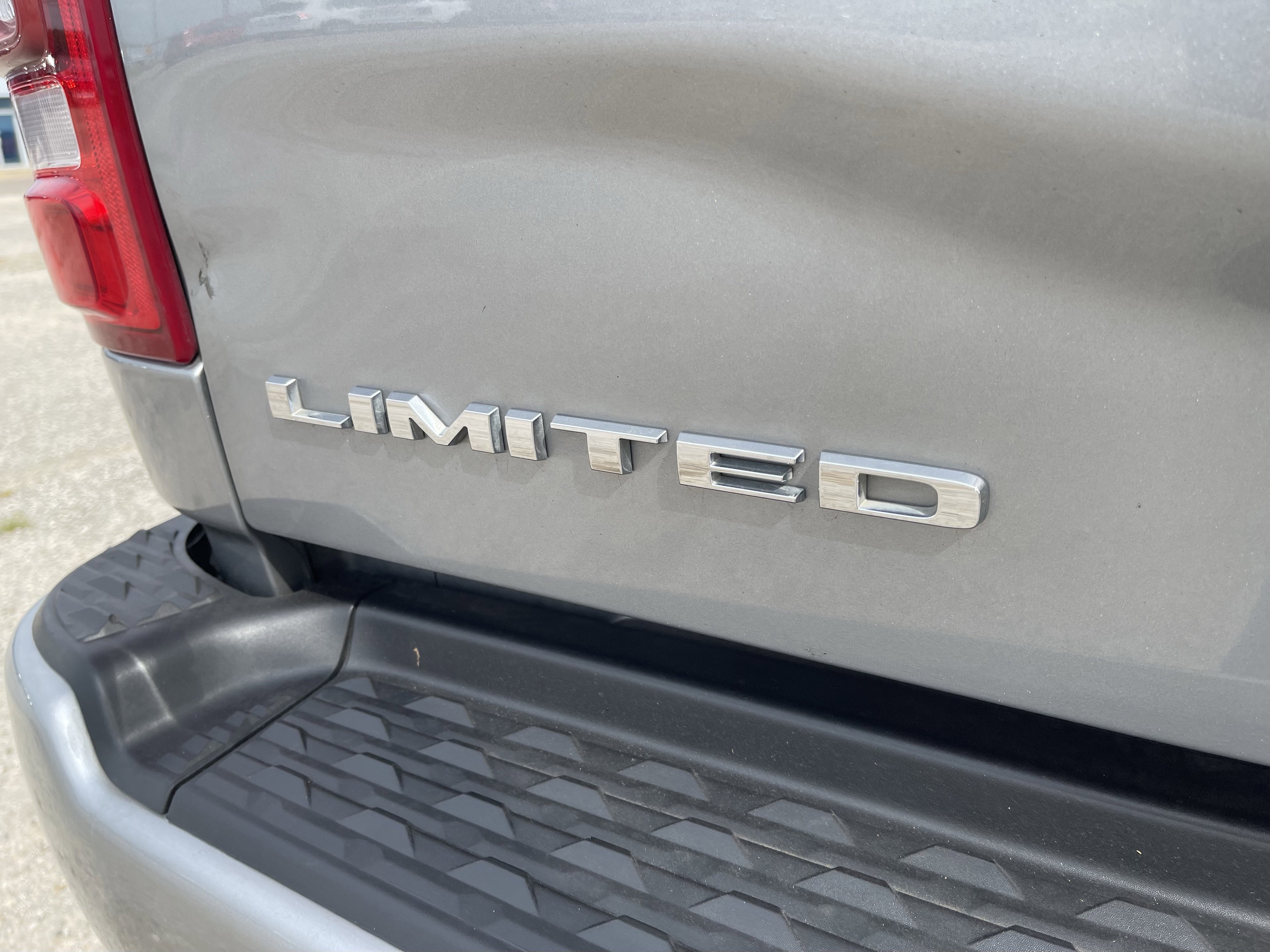 Used 2020 RAM 3500 Limited image 13