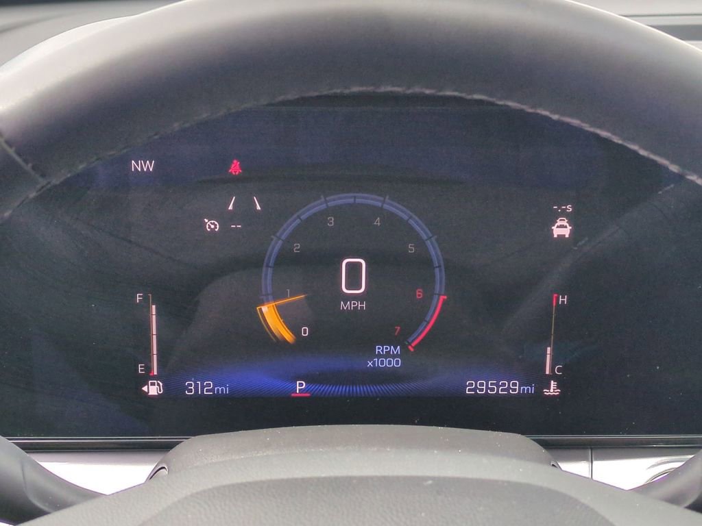 Used 2025 Chevrolet Trax LT w/ LT Convenience Package FWD image 14