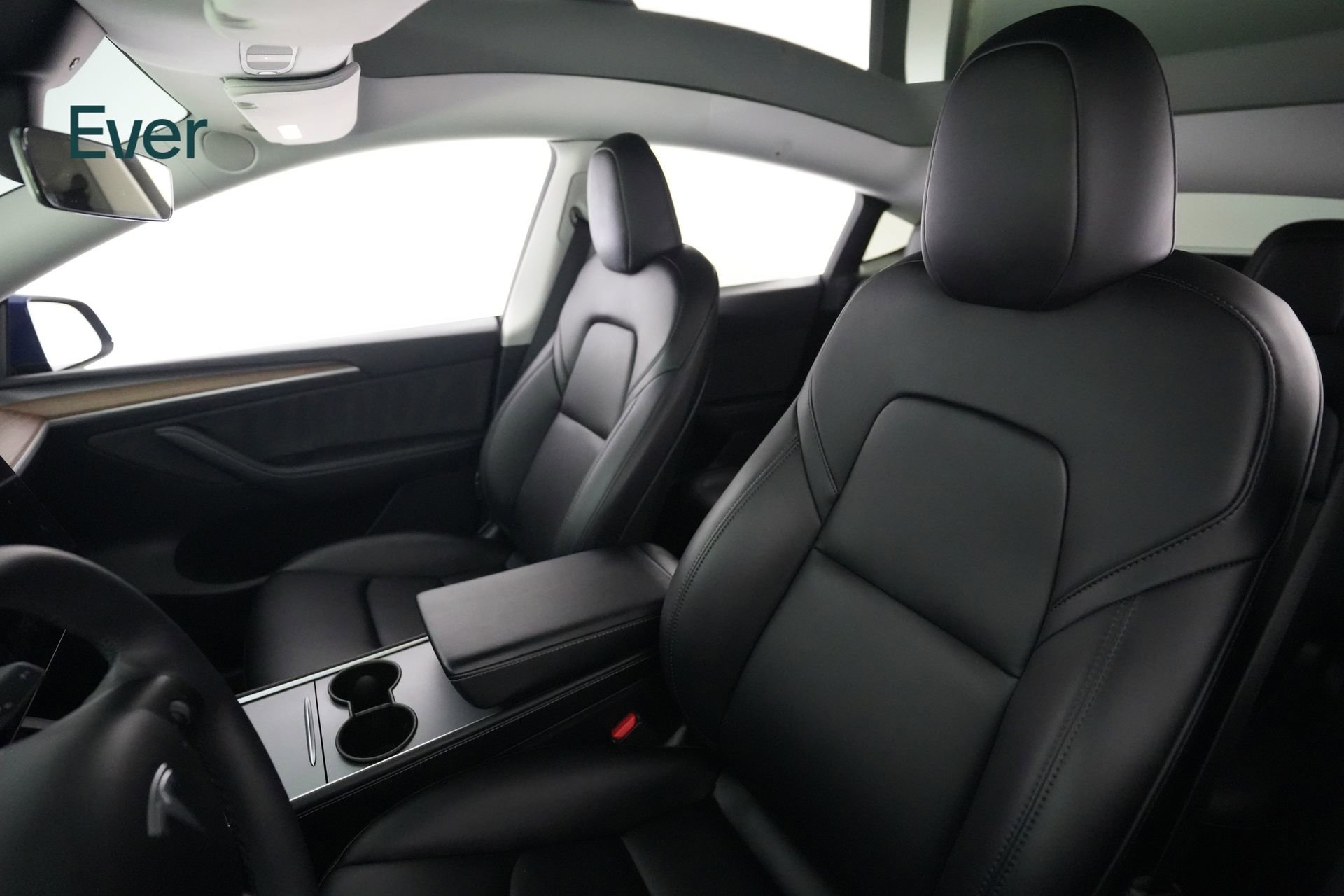 Used 2024 Tesla Model Y Performance AWD/4WD image 4