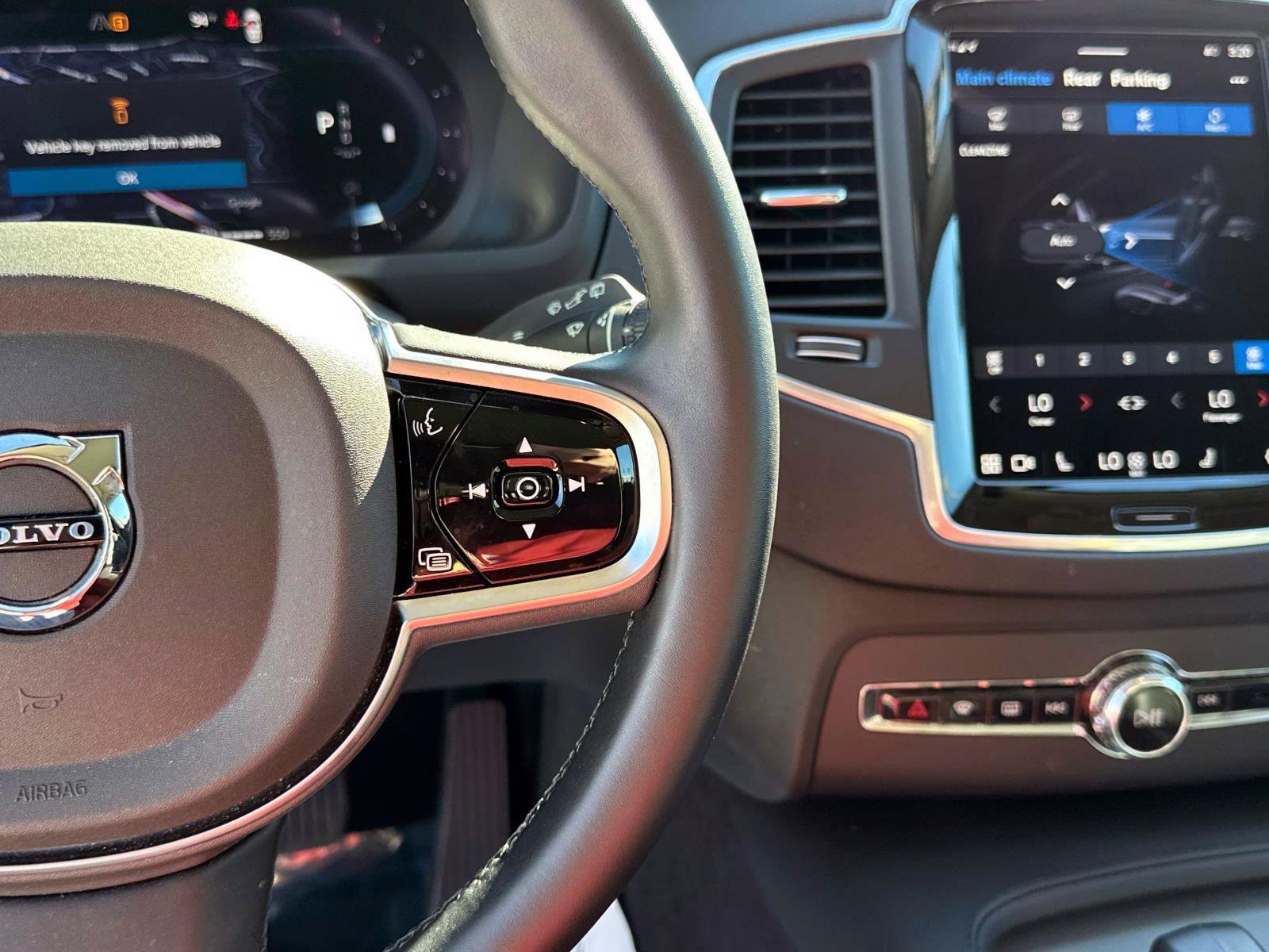 Certified 2025 Volvo XC90 B5 Core image 27