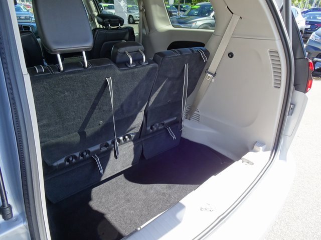 Used 2024 Chrysler Pacifica Touring-L image 28