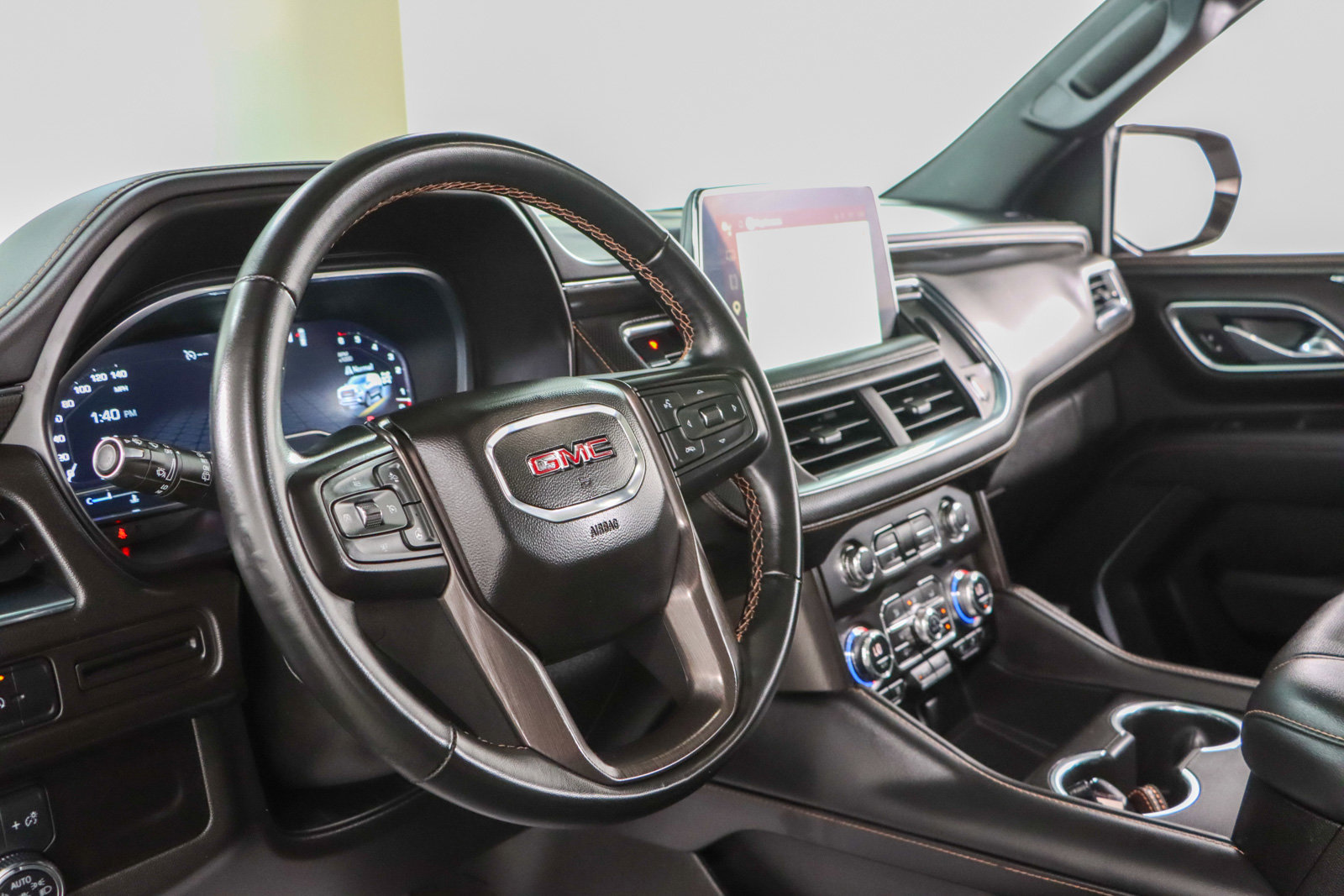 Used 2023 GMC Yukon AT4 AWD/4WD image 26