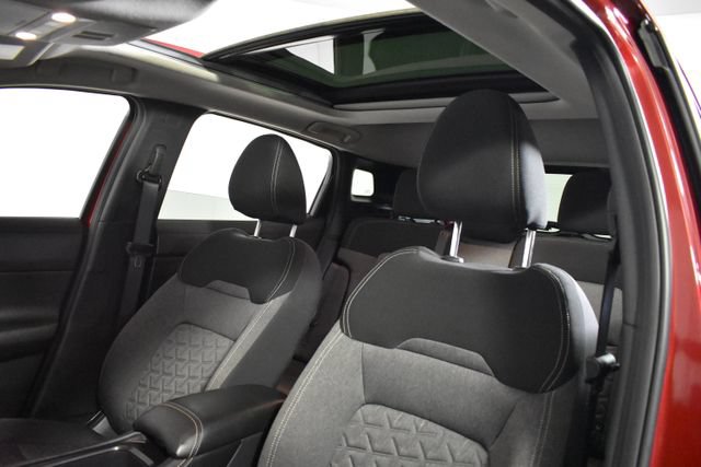 Certified 2025 Nissan Kicks SV w/ SV Premium Package AWD/4WD image 10