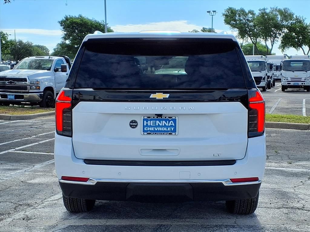 New 2026 Chevrolet Suburban LT image 5