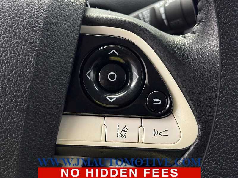 Used 2017 Toyota Prius Prime Premium FWD image 39