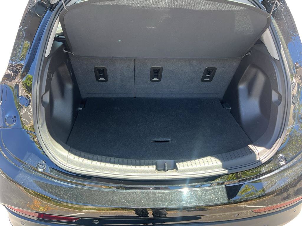 Used 2023 Chevrolet Bolt LT w/ Infotainment Package FWD image 6
