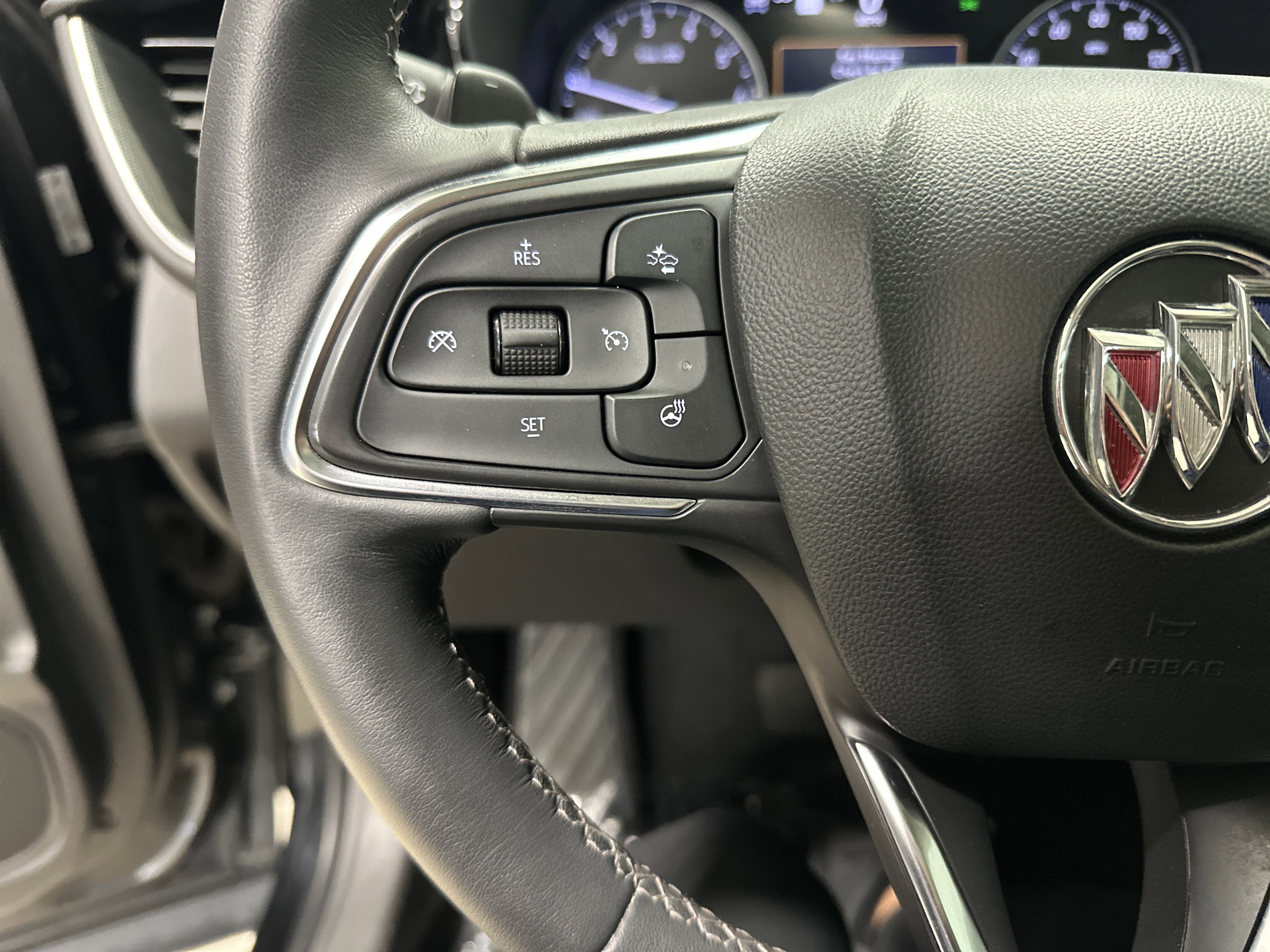 Used 2021 Buick Envision Essence w/ Technology Package I image 19