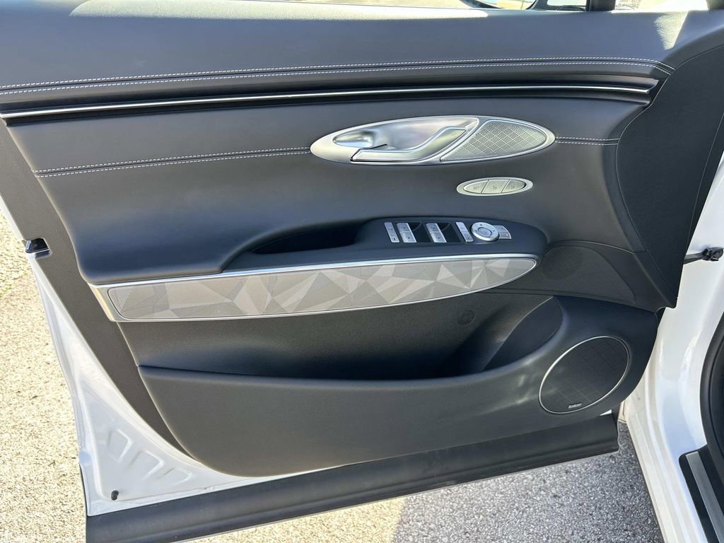 Used 2025 Genesis GV70 3.5T Sport w/ Sport Advanced Package image 19