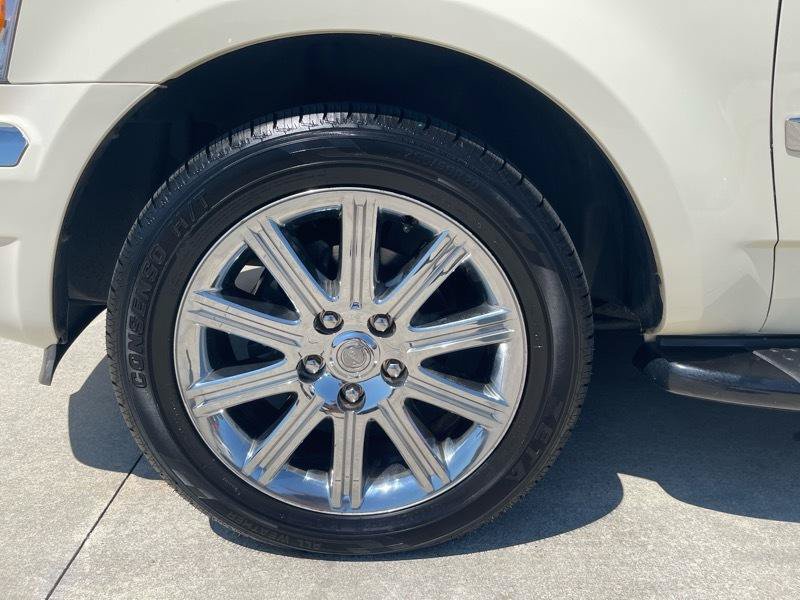 Used 2007 Chrysler Aspen Limited AWD/4WD image 19
