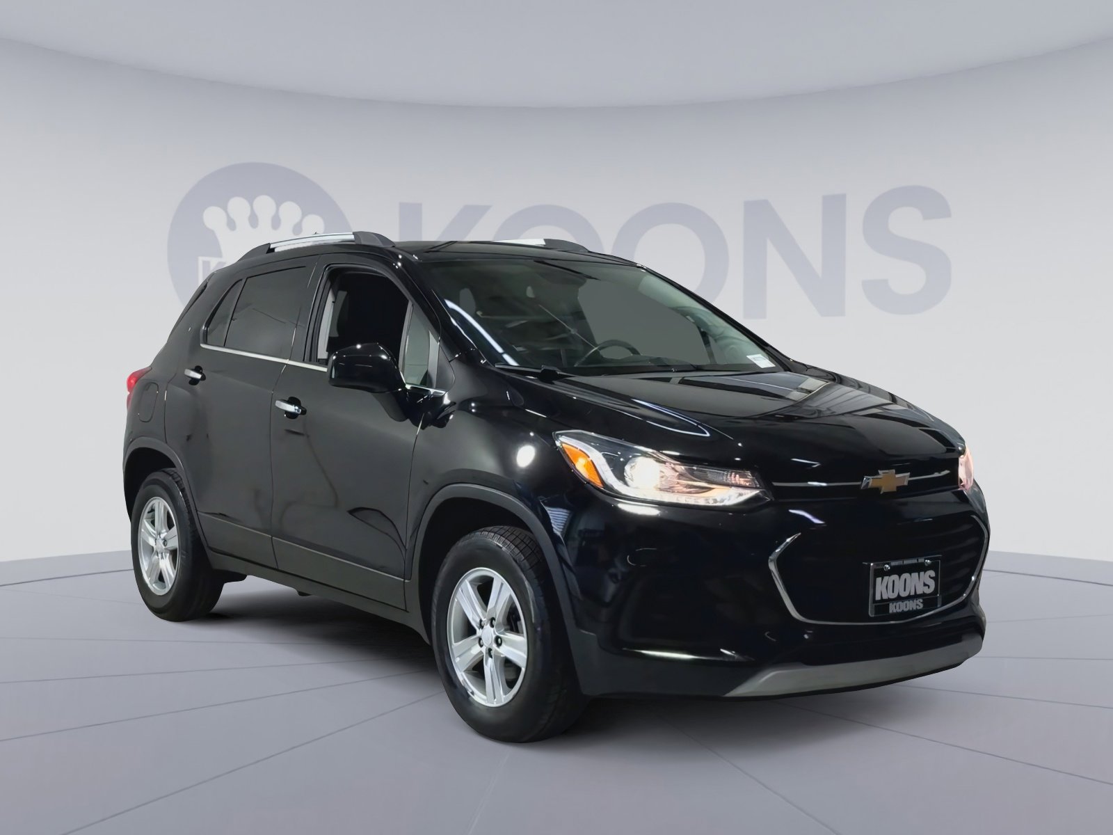 Used 2019 Chevrolet Trax LT w/ LT Convenience Package AWD/4WD image 2
