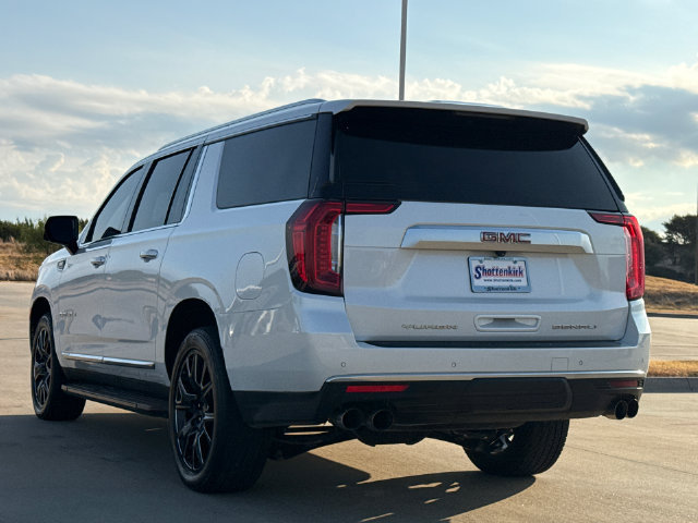 Used 2023 GMC Yukon XL Denali AWD/4WD image 6