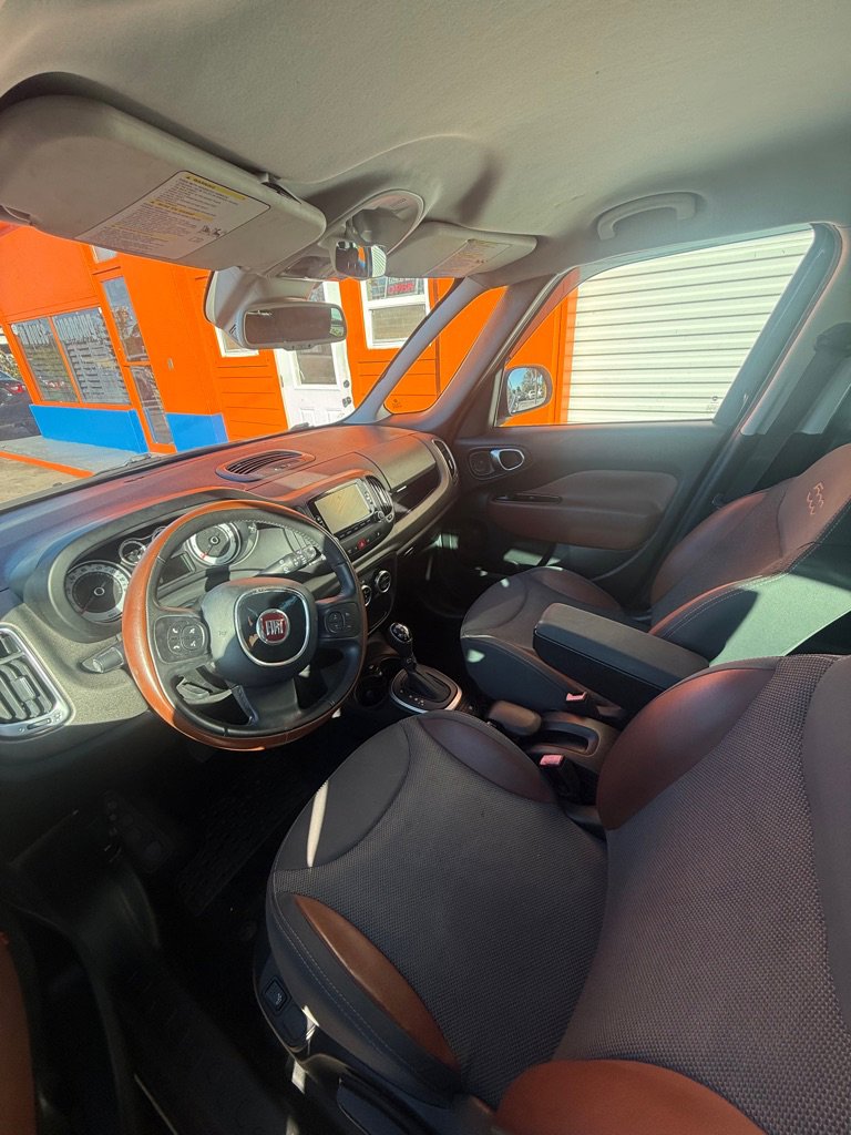 Used 2014 FIAT 500L Trekking w/ Popular Equipment Group FWD image 8