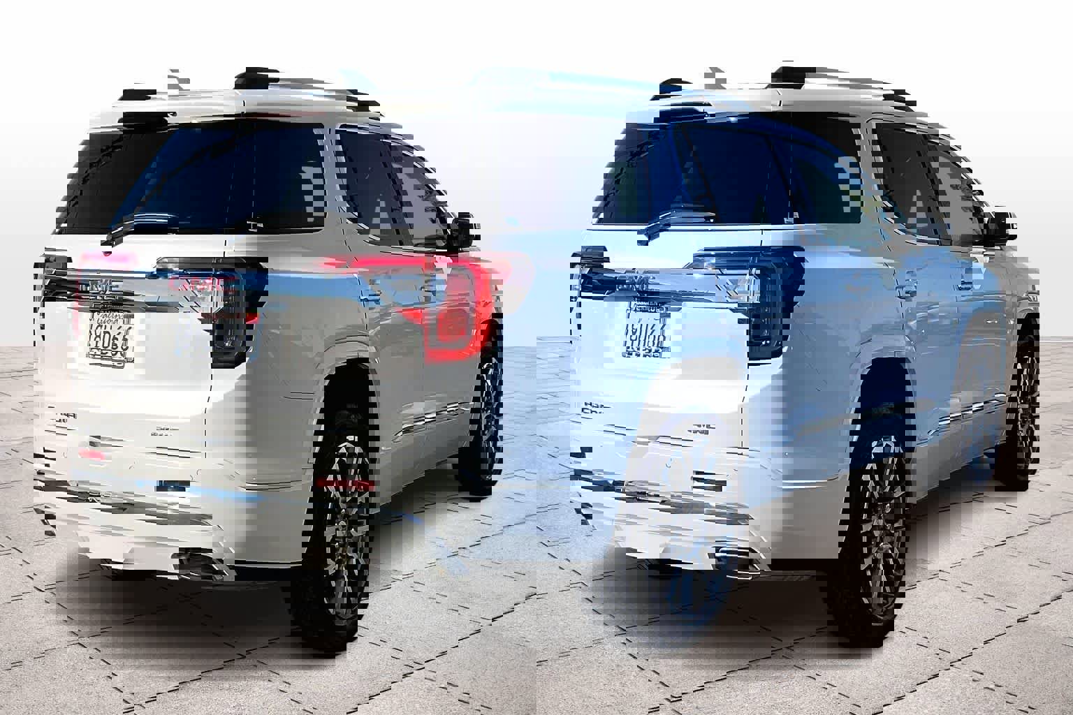 Used 2022 GMC Acadia Denali w/ Denali Ultimate Package image 15